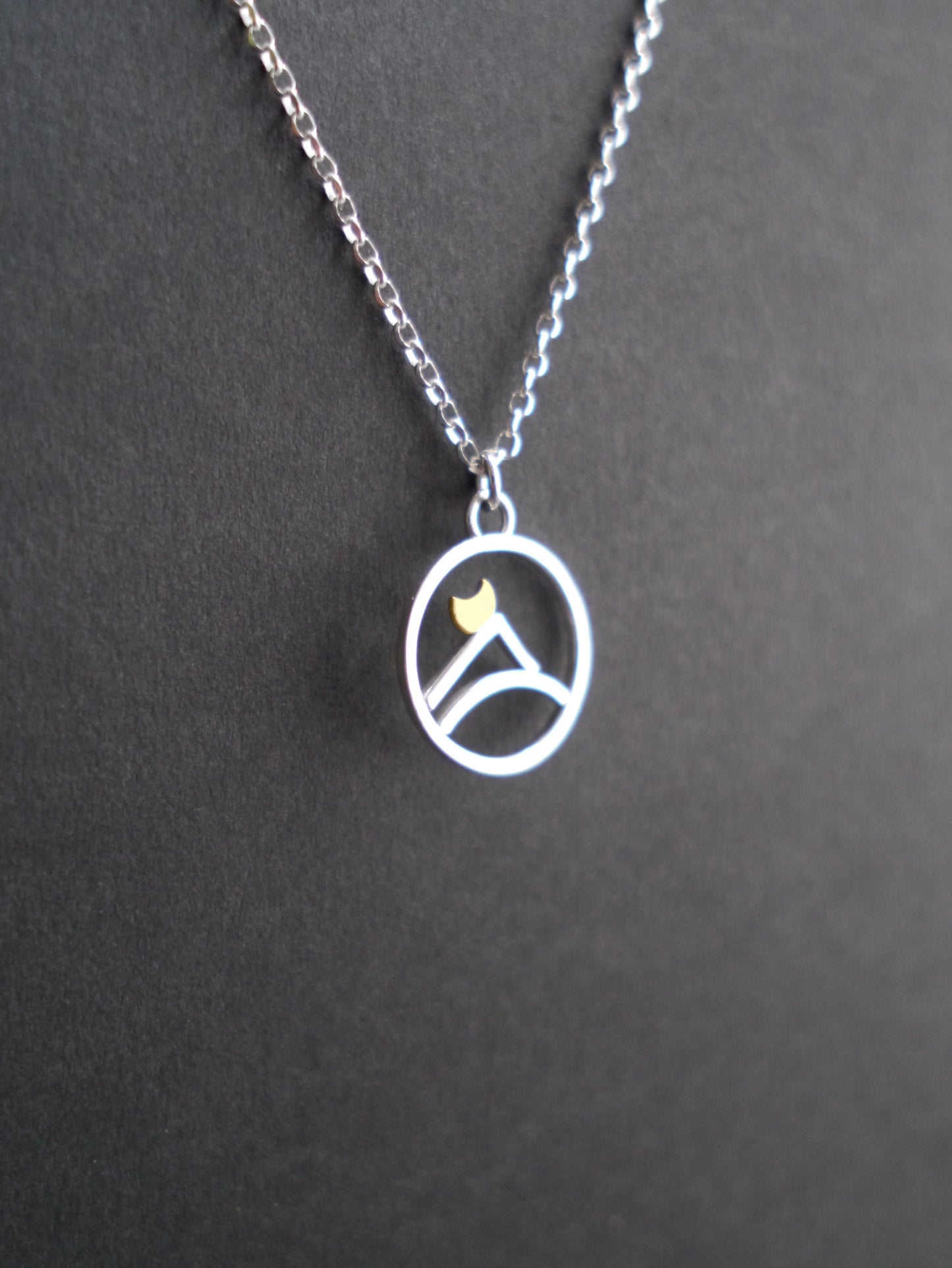 Minimalist Mountain Charm Pendant (3)